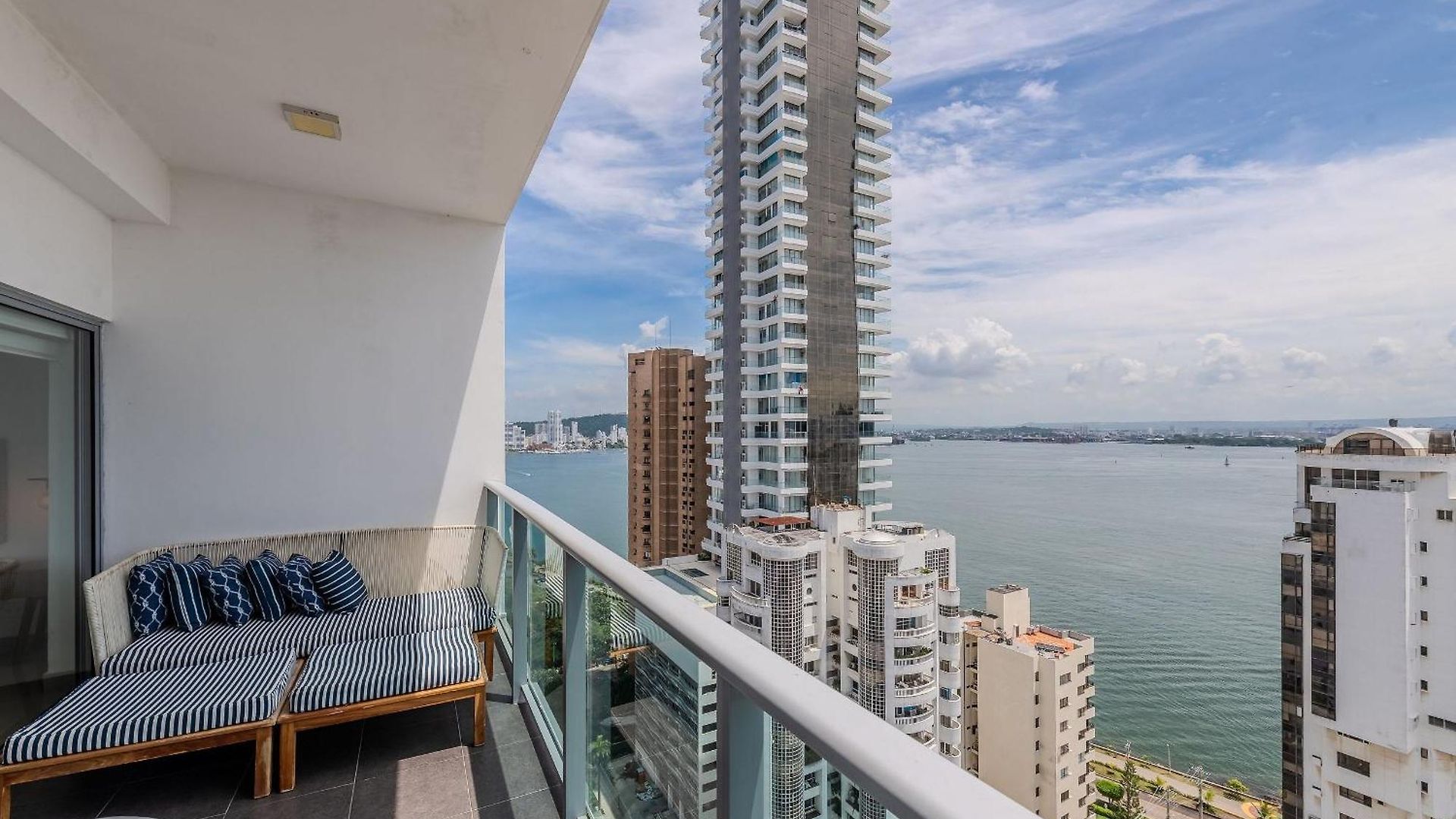 Lujoso Apto De 1 Hab En Piso 19- Infinitum Cartagena